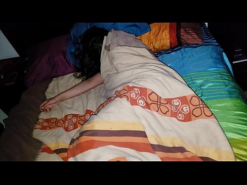 ❤️ Beau-fils réprimandant sa jeune belle-mère pendant qu'elle dort. ☑ Porno anal at us ❌❤